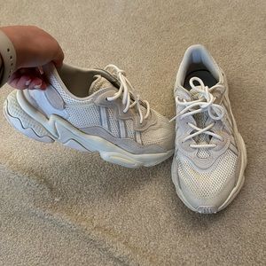 OZWEEGO Addidas shoes